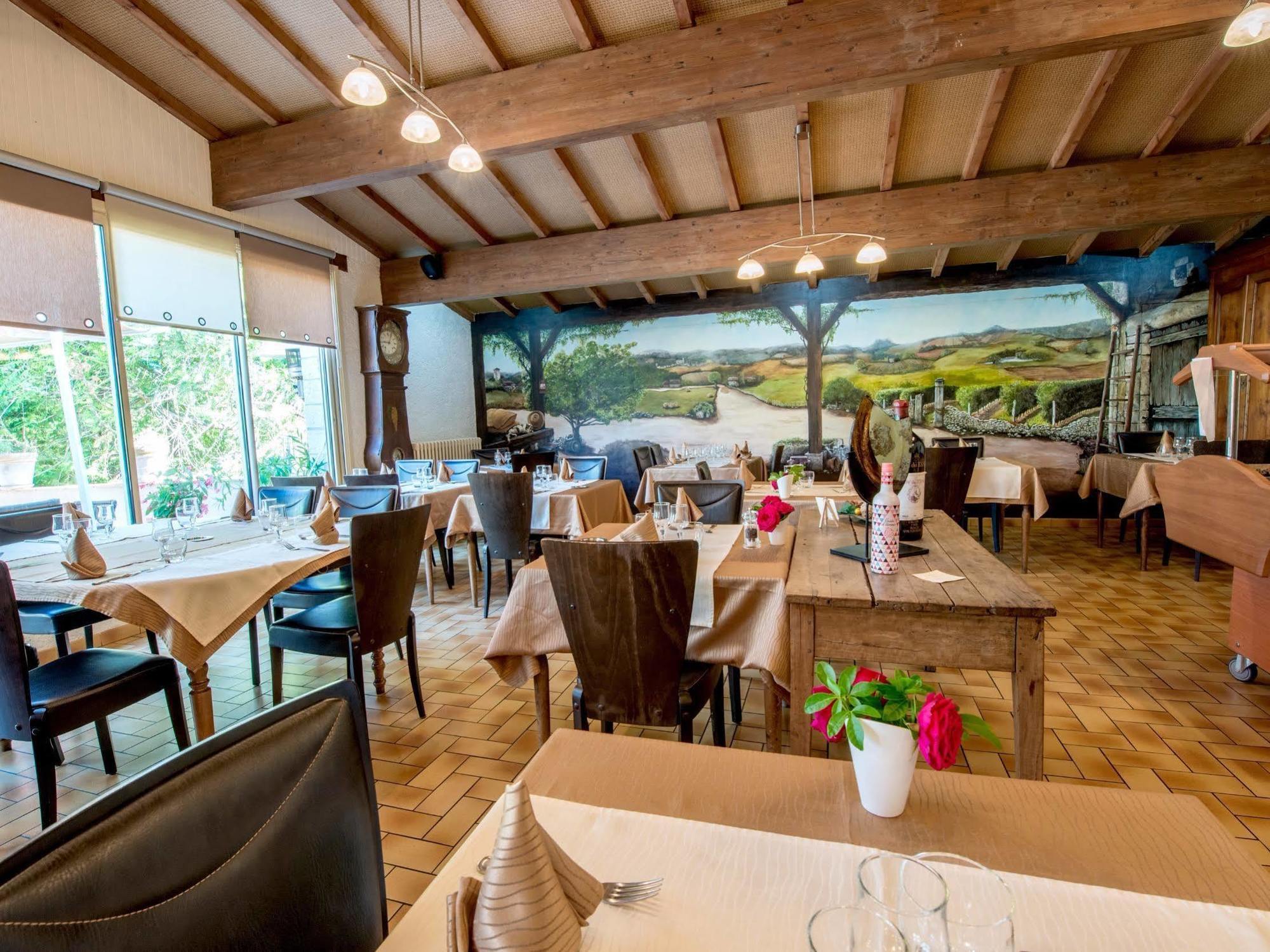 Logis Hotels - Hotel Et Restaurant Les Voyageurs Tournon-d'Agenais ภายนอก รูปภาพ