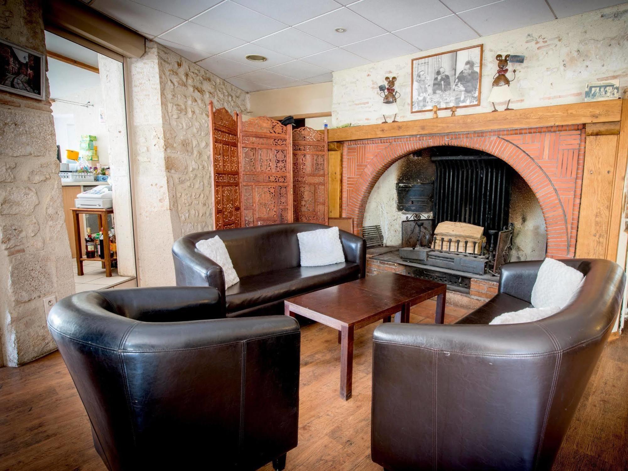 Logis Hotels - Hotel Et Restaurant Les Voyageurs Tournon-d'Agenais ภายนอก รูปภาพ