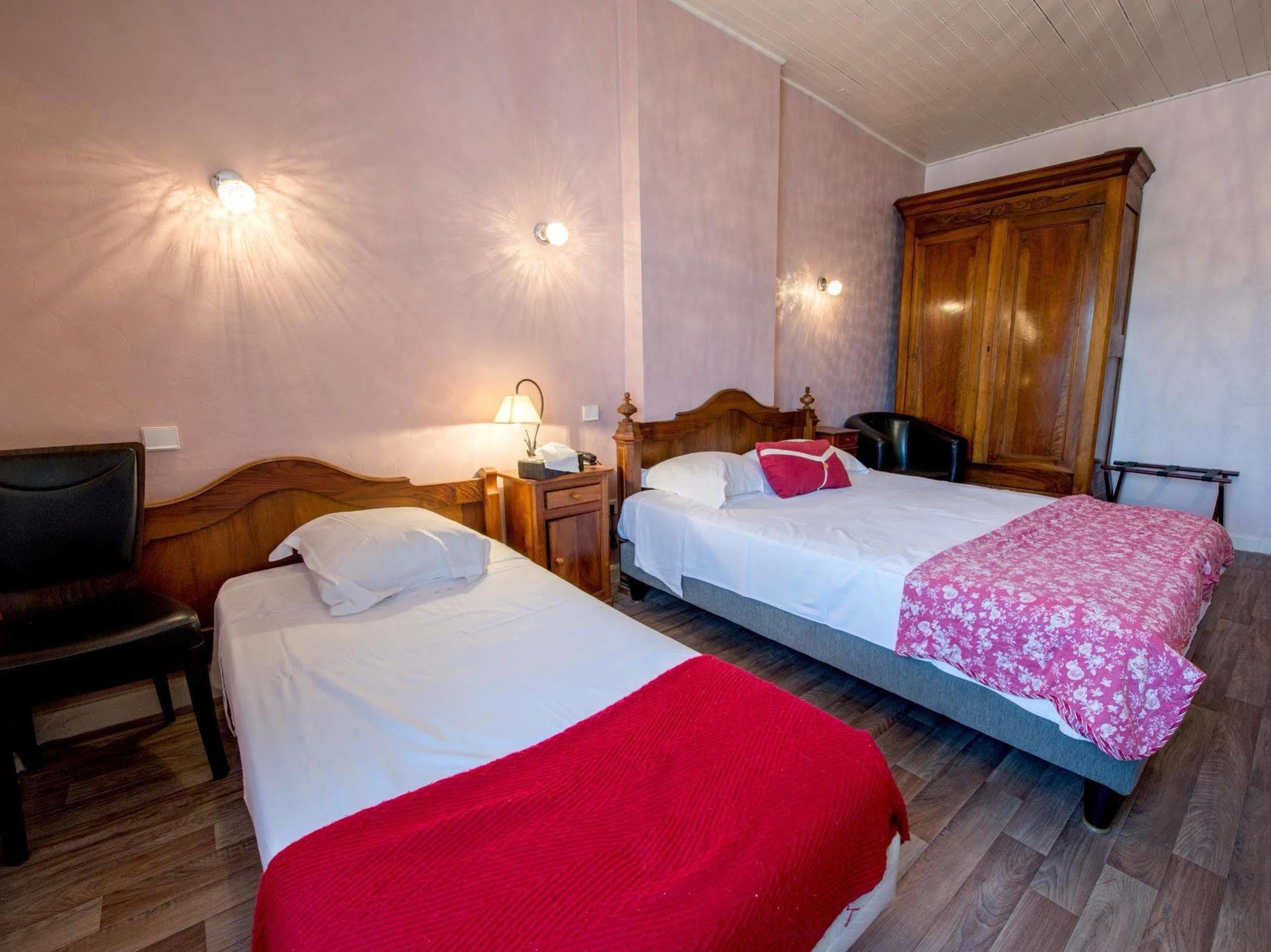 Logis Hotels - Hotel Et Restaurant Les Voyageurs Tournon-d'Agenais ภายนอก รูปภาพ