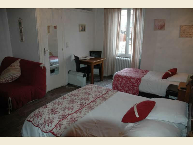 Logis Hotels - Hotel Et Restaurant Les Voyageurs Tournon-d'Agenais ภายนอก รูปภาพ